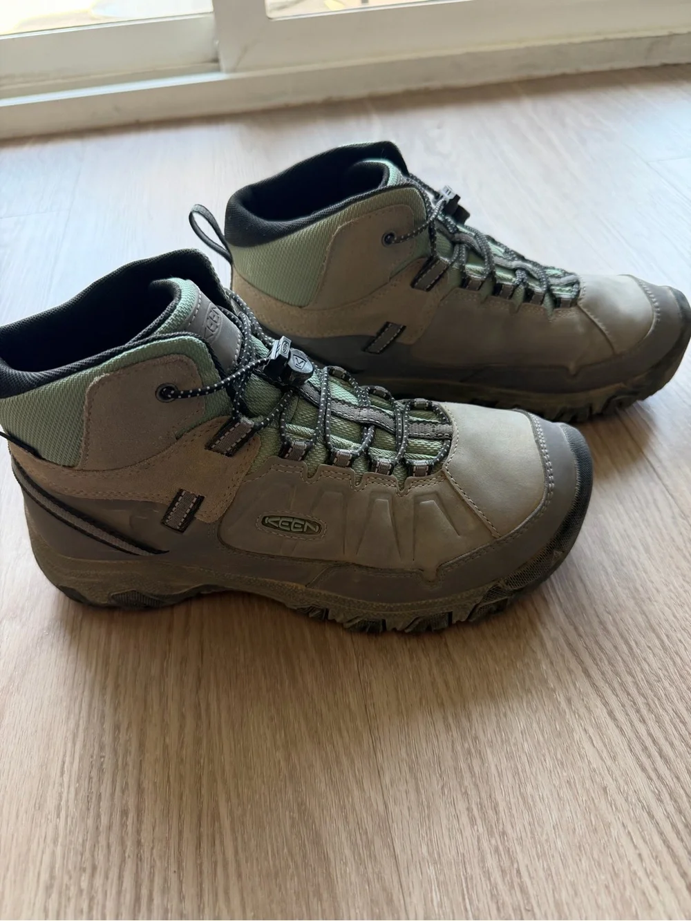 Keen Boy’s 6 Targhee IV mid WP, Mid-Height Hiking Boots